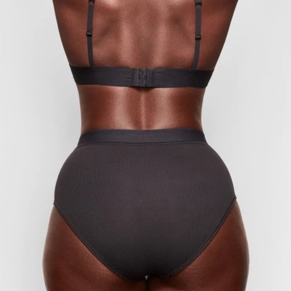 NWT SKIMS high wasted brief size xxs - Picture 2 of 5